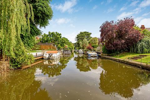 Waters End Broom Water West, Teddington, TW11 9QH