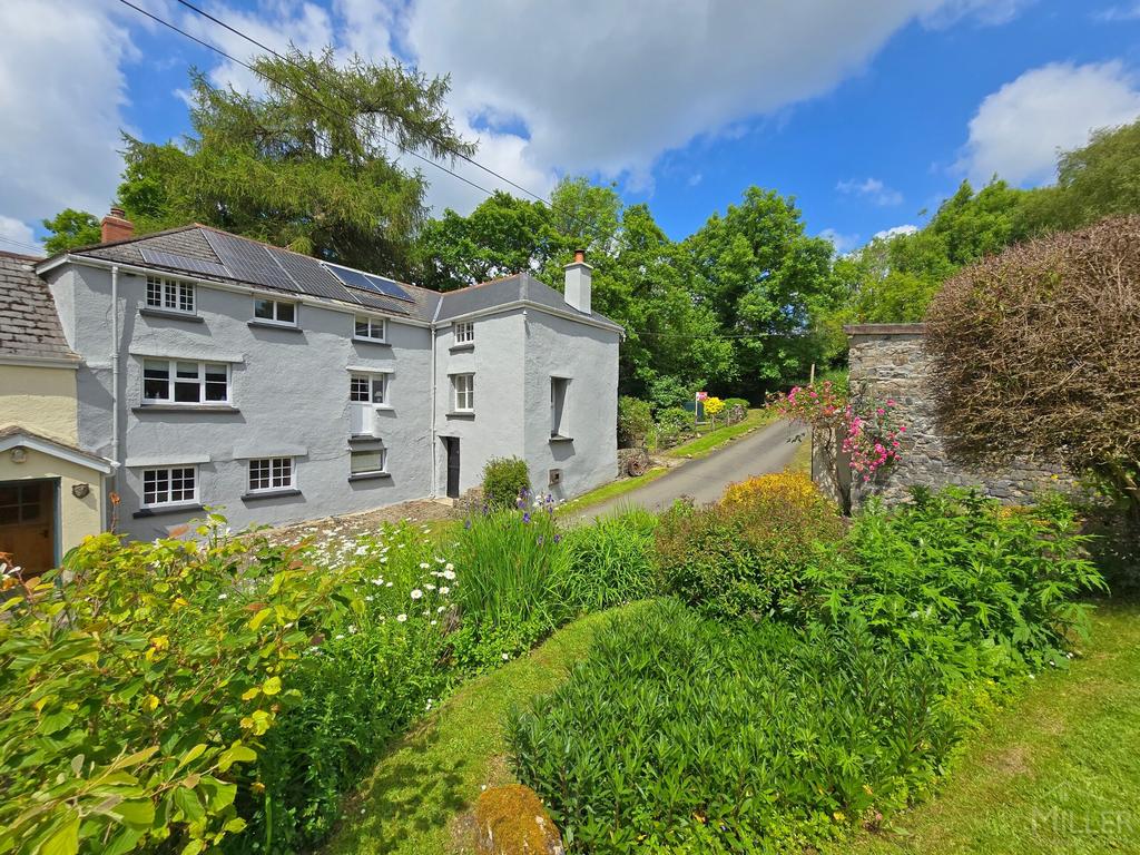 South Tawton, Okehampton EX20 3 bed semidetached house for sale £550,000