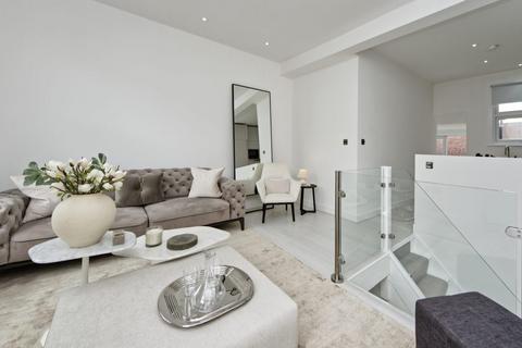 3 bedroom flat for sale, Harwood Road, Fulham, SW6