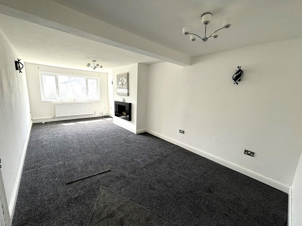 Glenville Way, Denton 3 bed semidetached bungalow £290,000