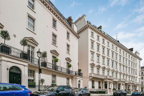 3 bedroom apartment for sale, London SW1X