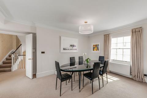 3 bedroom apartment for sale, London SW1X