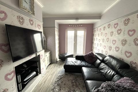 3 bedroom semi-detached house for sale, Circular Road, Denton