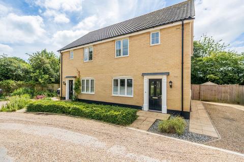 8 Canary Close, Hockering, Dereham, NR20 3FA