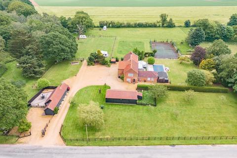 6 bedroom detached house for sale, North Walsham Road, Skeyton