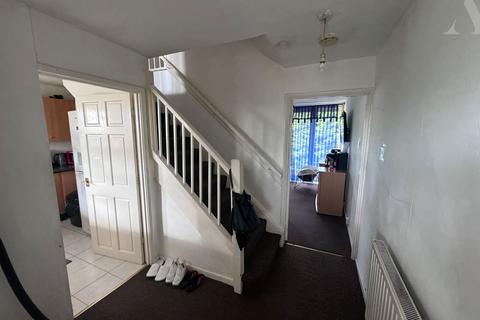 3 bedroom flat for sale, Broomcroft Road, Birmingham, West Midlands, B37 6HE