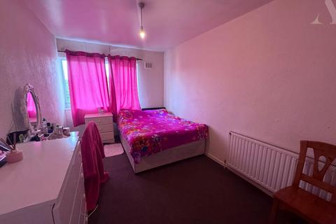 3 bedroom flat for sale, Broomcroft Road, Birmingham, West Midlands, B37 6HE