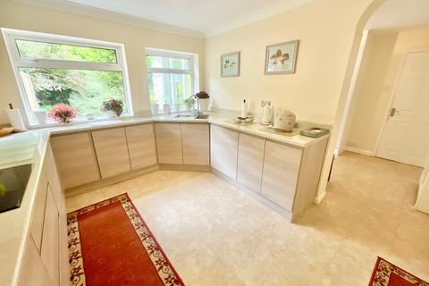 3 bedroom semi-detached house for sale, Woodpark Lane, Stoke-On-Trent, ST3