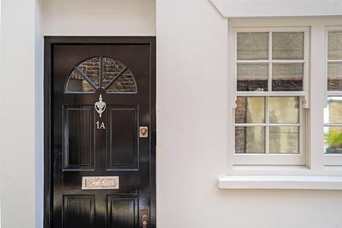undefined, Frederick Close, London, W2