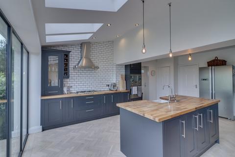 42 Bachelor Lane, Horsforth, Leeds, LS18 5NA