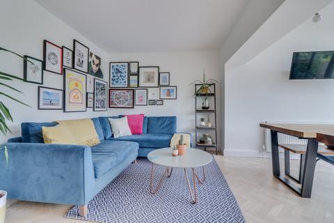 42 Bachelor Lane, Horsforth, Leeds, LS18 5NA