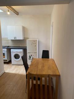 2 bedroom flat to rent, Alma Street, Luton LU1