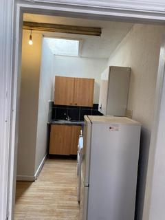 2 bedroom flat to rent, Alma Street, Luton LU1