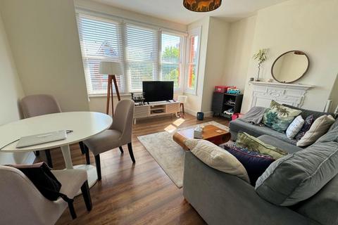 2 bedroom flat to rent, CURZON ROAD, LONDON, N10