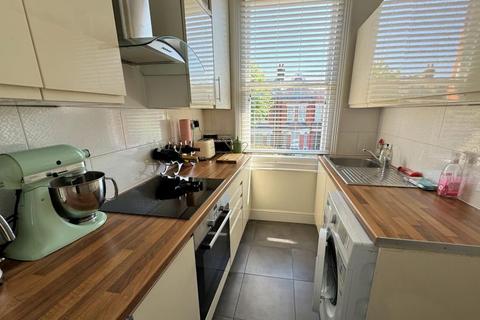 2 bedroom flat to rent, CURZON ROAD, LONDON, N10