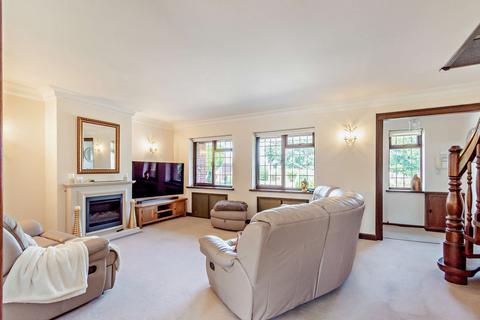 4 bedroom detached house for sale, Nightingale Lane Maidenhead, Berkshire, SL6 7QL