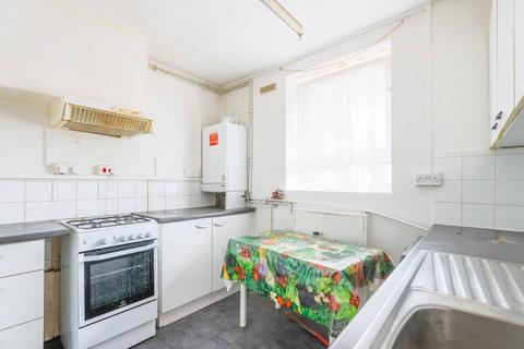 3 bedroom flat for sale, Wallwood Street, E14, Bow, London, E14