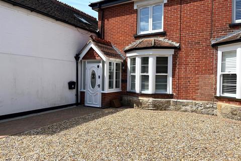 2 bedroom semi-detached house to rent, The Green, Rowlands Castle, PO9