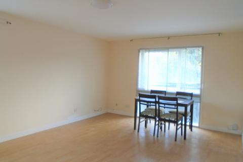 2 bedroom flat for sale, Oakley Close, Isleworth TW7