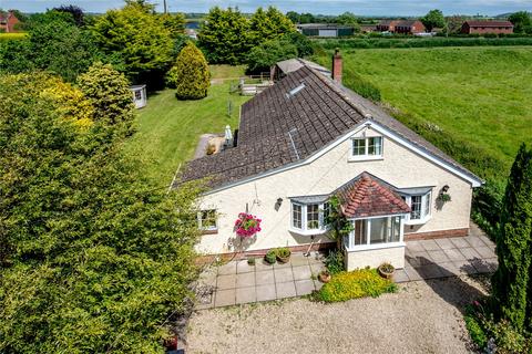 4 bedroom bungalow for sale, Saltmoor, Burrowbridge, Bridgwater, TA7