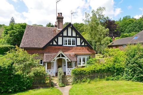 3 bedroom cottage for sale, Dorking RH5