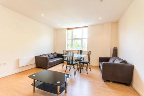 2 bedroom flat for sale, Bromyard Avenue, Acton, London, W3