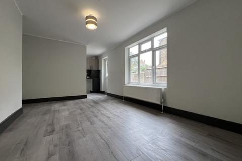 2 bedroom flat to rent, Ringstead Rd, Catford, SE6