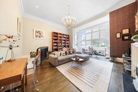 3 bedroom apartment to rent, Cadogan Square, London, SW1X