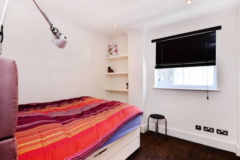 2 bedroom flat to rent, Newton Street, Covent Garden, London, WC2B