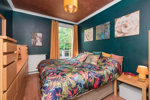 17/4 Grandfield, Edinburgh, EH6 4TL
