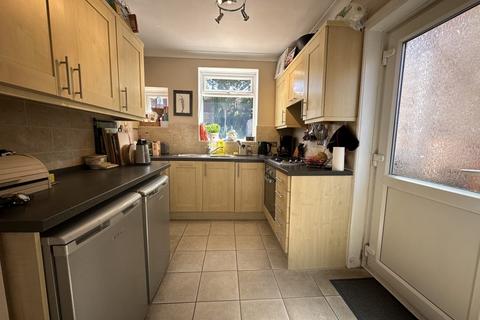 3 bedroom house to rent, Beverley Gardens, Bournemouth