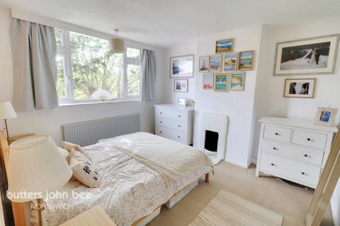 3 bedroom semi-detached house for sale, Laburnum Road, Northwich