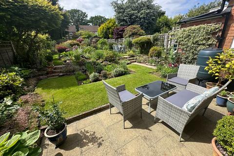 16 Douglas Road, Hollywood, Birmingham, B47 5JZ
