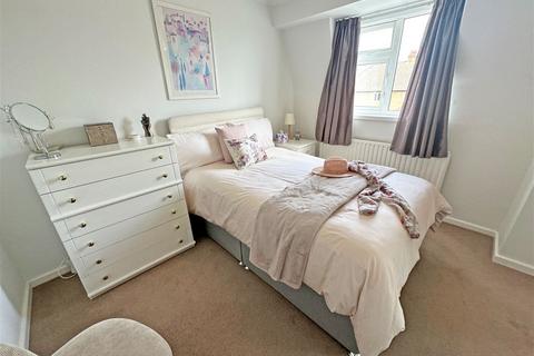 16 Douglas Road, Hollywood, Birmingham, B47 5JZ