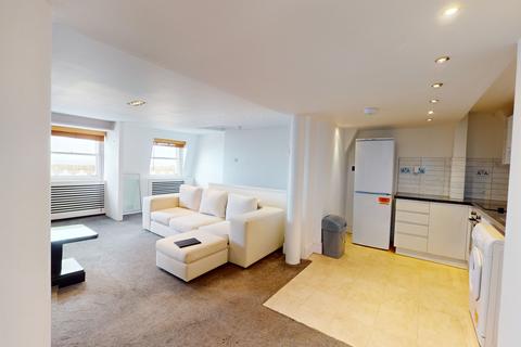 2 bedroom flat to rent, Marine Parade, Brighton, BN2