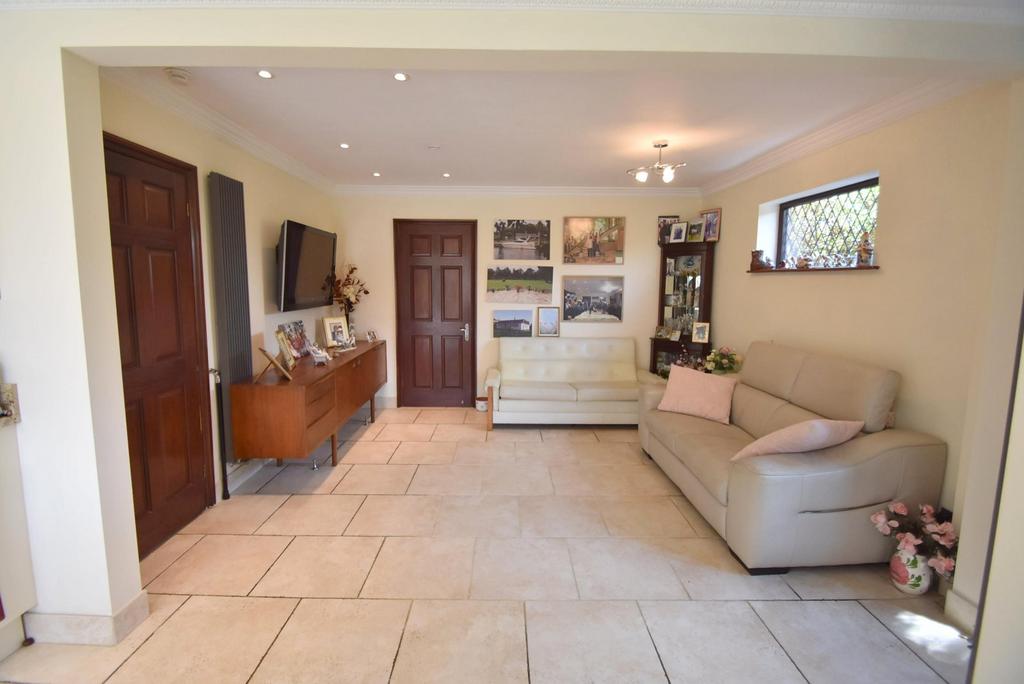 Dining/Sitting Area