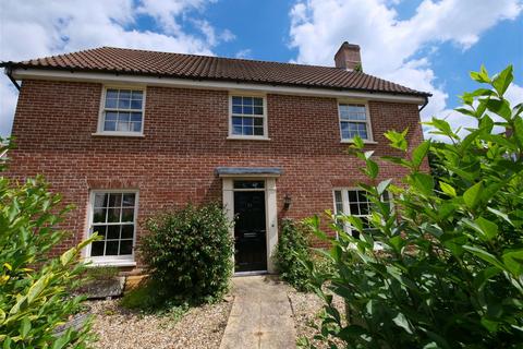 4 bedroom detached house for sale, Warren Avenue, Saxmundham, Suffolk