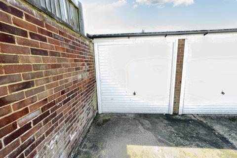 Garage to rent, Lakeside Close, Ipswich IP2