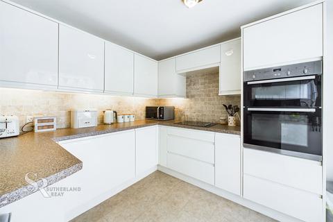 24 Brookside Road, Chapel En Le Frith, High Peak, SK23 0NE