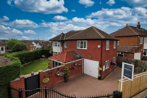 4 bedroom detached house for sale, Kirkwood Drive, Leeds, West Yorkshire, LS16