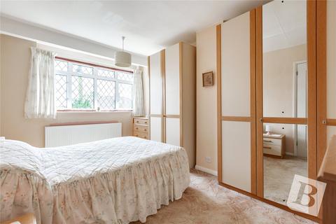 3 bedroom semi-detached house for sale, Helmsdale Road, Rise Park, RM1