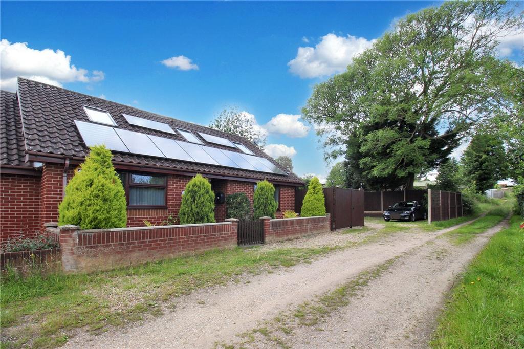 Oval Road, Costessey, Norwich... 3 bed semidetached house for sale £