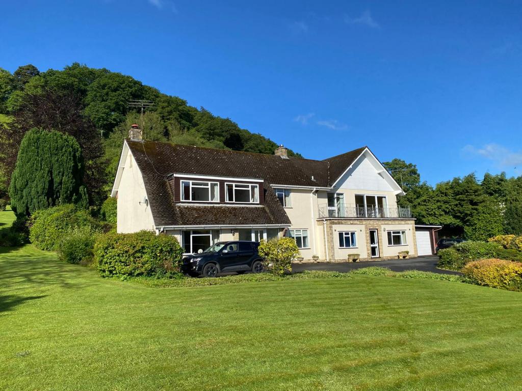 Woodlands Knighton LD7 1HY 6 bed detached house for sale £575,000