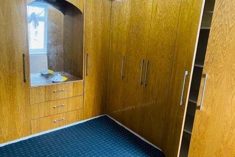 2 bedroom maisonette to rent, Graham Road, Harrow HA3