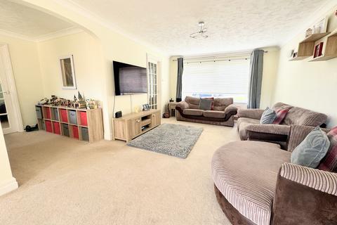 41 Buckingham Way, Frimley, Camberley, GU16 8XF