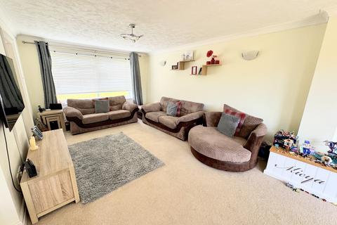 41 Buckingham Way, Frimley, Camberley, GU16 8XF