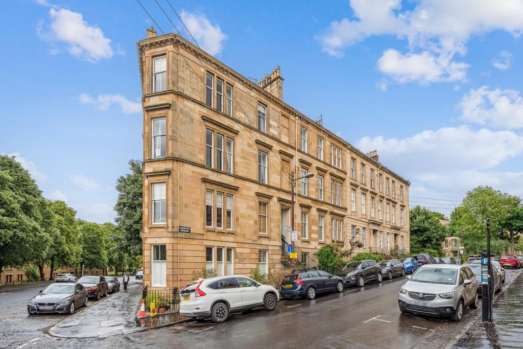 Lansdowne Crescent, Flat 2/2... 3 bed flat to rent £1,750 pcm (£404 pw)