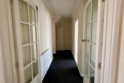 2 bedroom maisonette for sale, Kings Avenue, Holland-on-Sea, Clacton-on-Sea, CO15