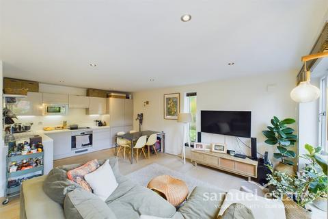 1 bedroom flat for sale, Christchurch Road, London, SW19