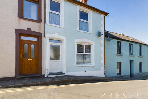3 bedroom terraced house to rent, Ropewalk, Fishguard